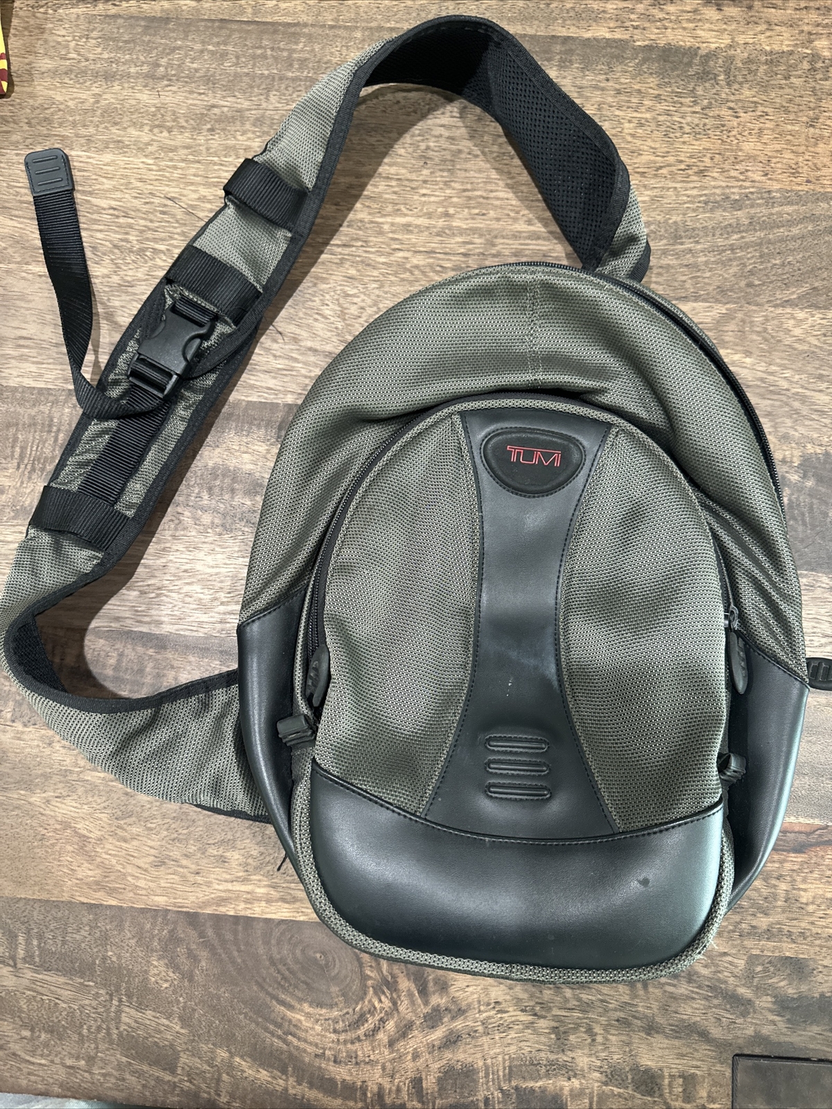 TUMI T2 Ballistic Nylon Green Black Camera Shoulder Crossbody Travel Bag