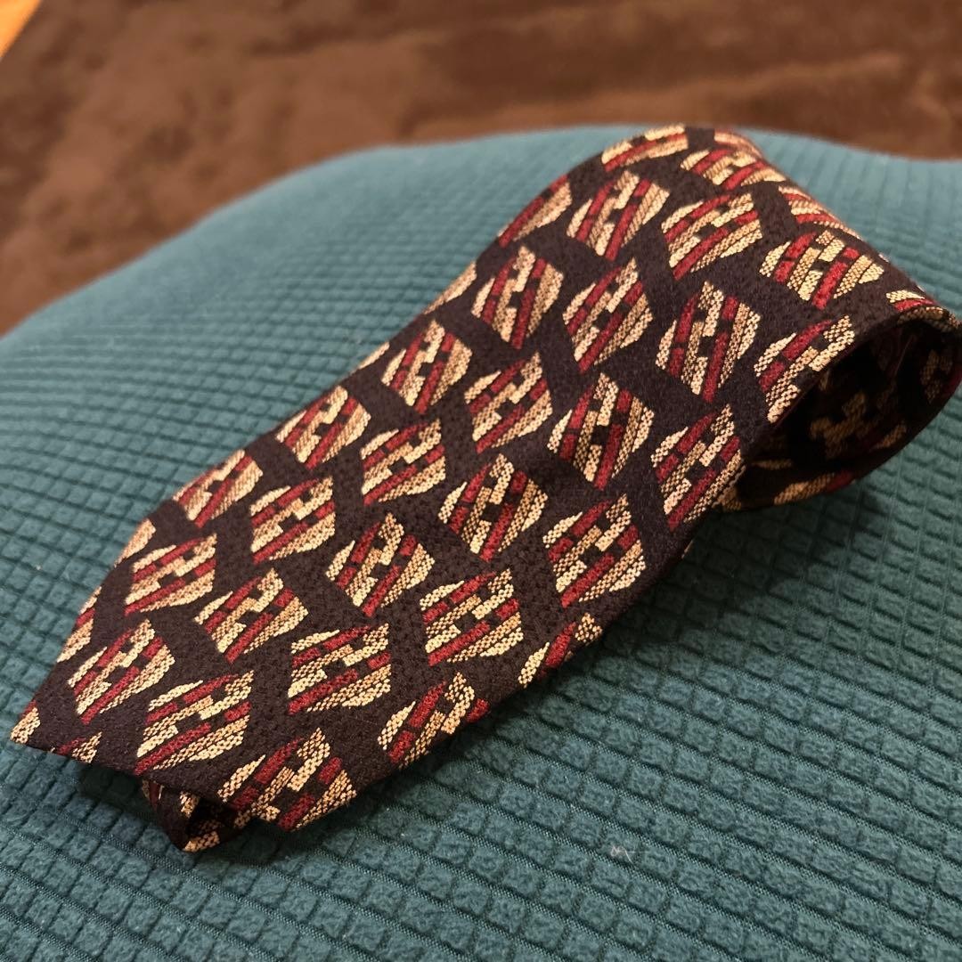 DONNA KARAN Geometric Pattern Silk Tie Black Red White