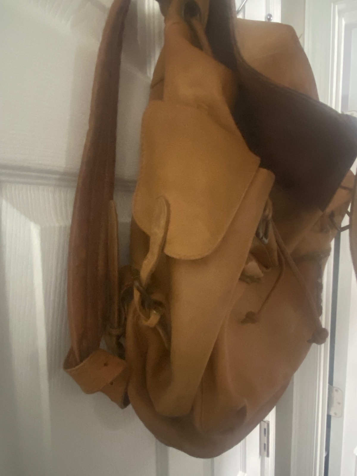 Vintage ELLINGTON Authentic Camel Color Leather Large Backpack – Distressed