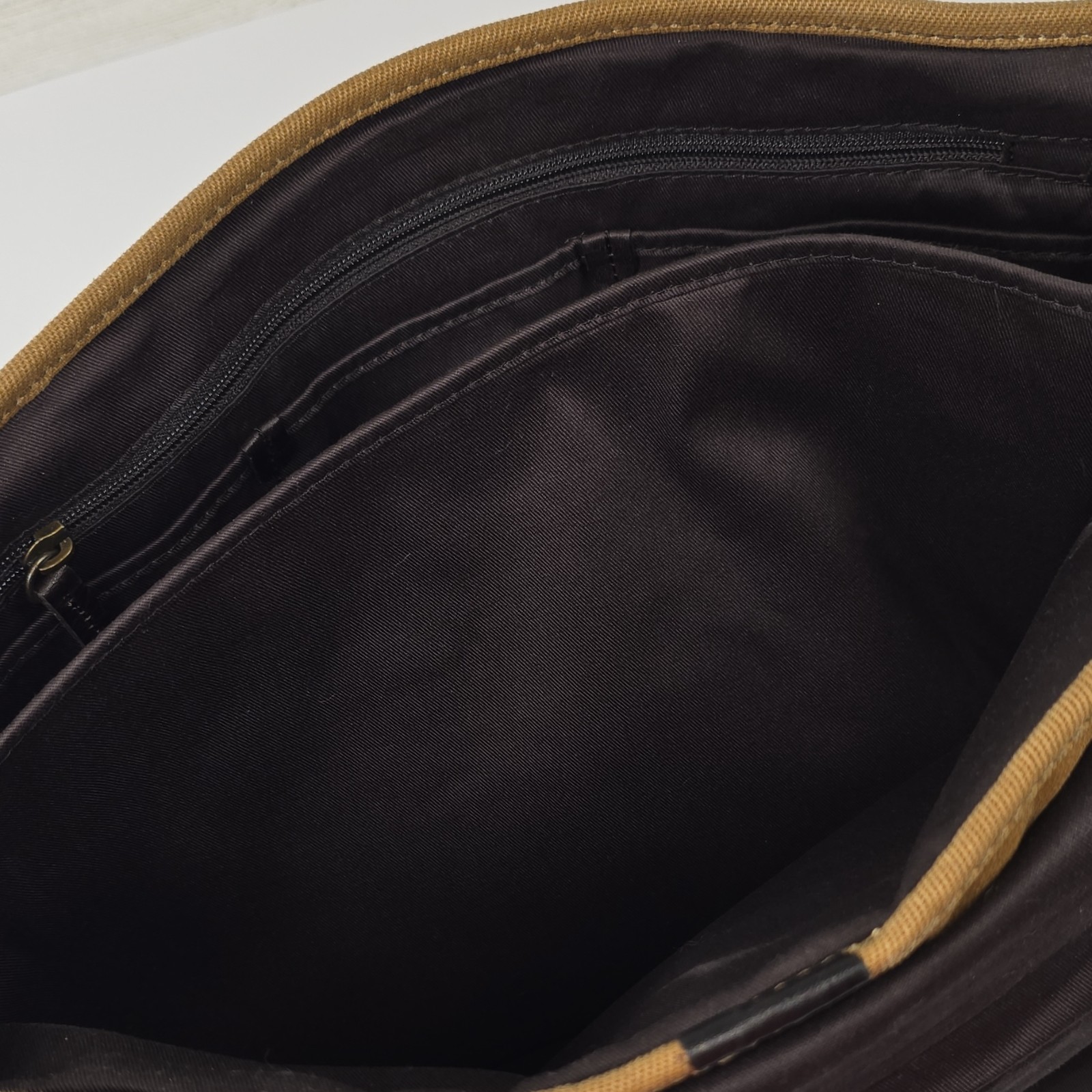 FOSSIL Tan Brown Messenger Bag Buckle Zip Snap Adjustable Strap Pockets *STAINS*