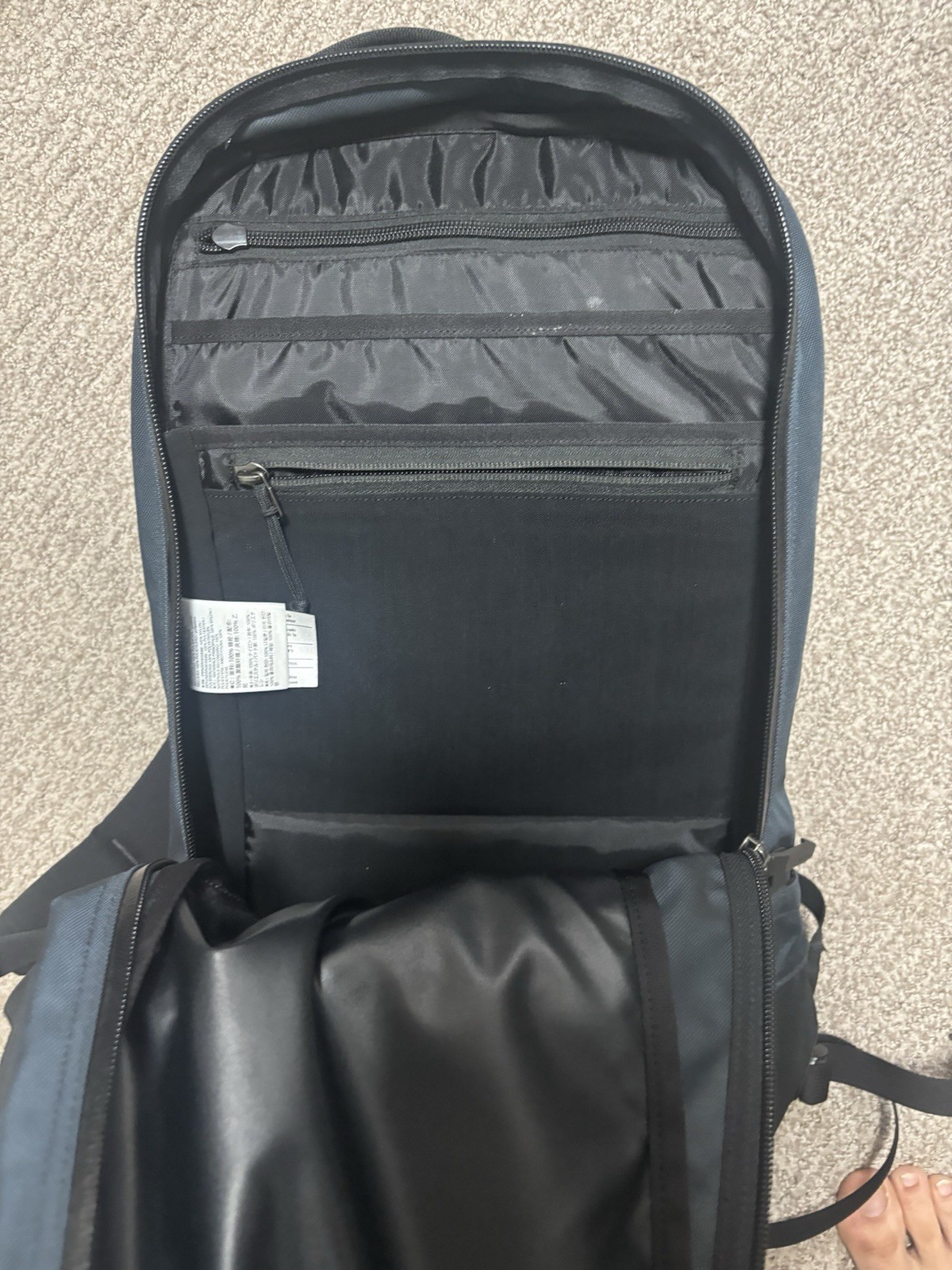 Arc’teryx Arro 22 Backpack Blue and Black Excellent Condition Discontinuedmodel