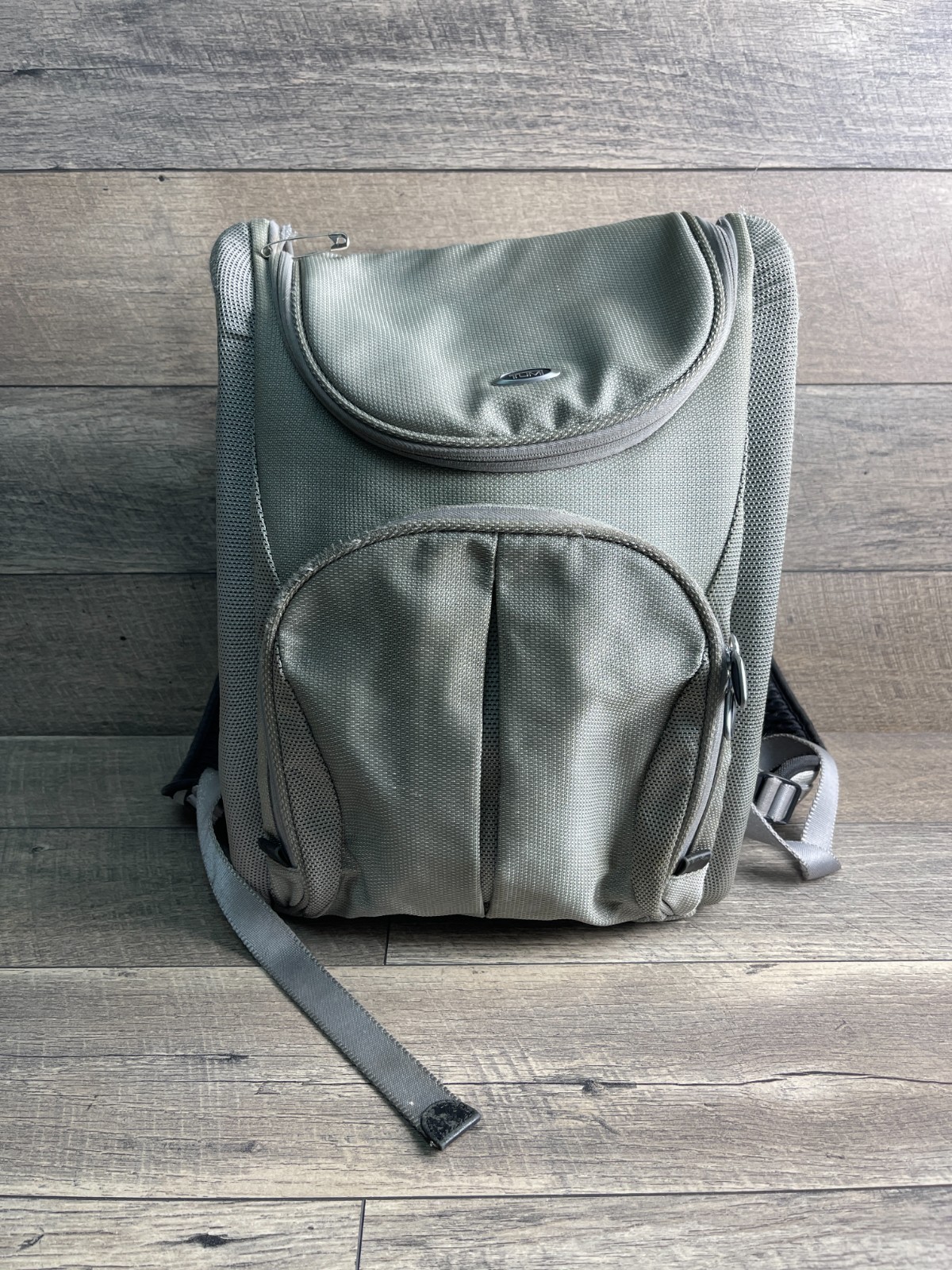 Tumi Backpack Computer Gray Zip Inner Pocket Laptop Sleeve Adjustable Shoulder