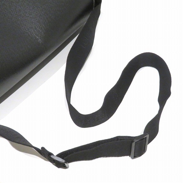 Louis Vuitton Taiga Shoulder Bag – DUTY FREE