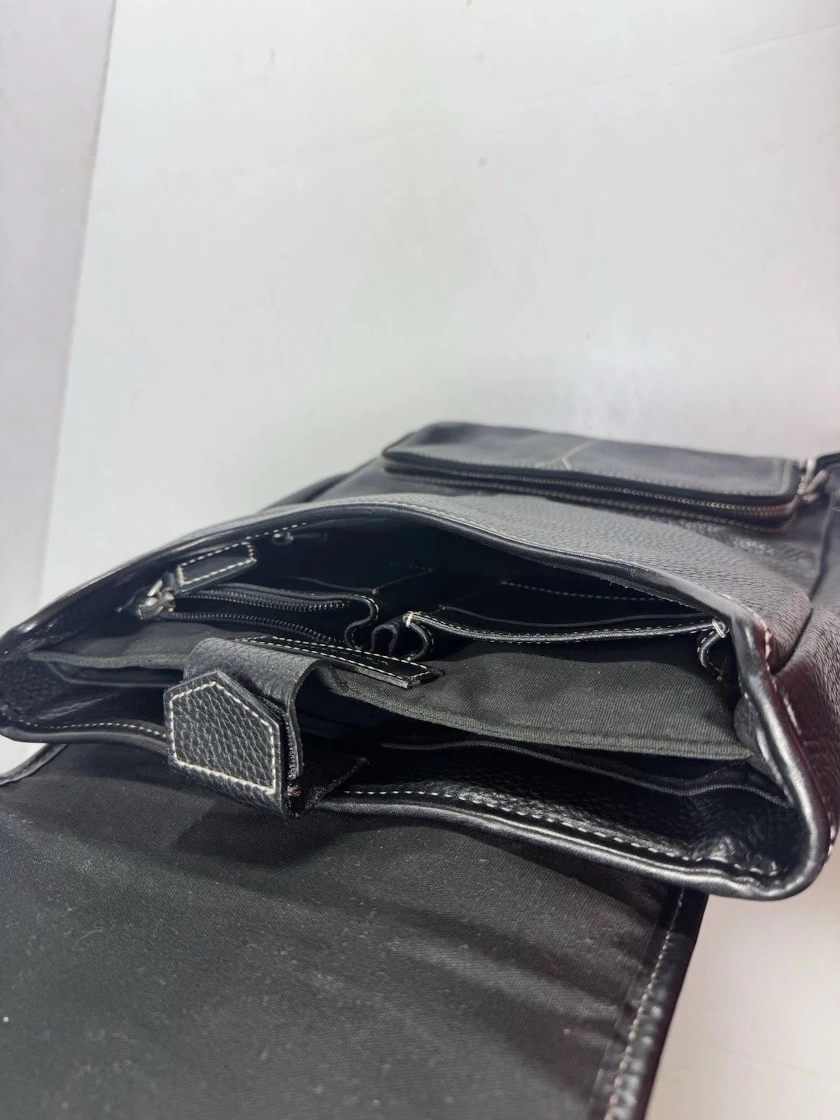 cole haan leather messenger bag Flap Over Black 15x10x3 New Without Tags (80)
