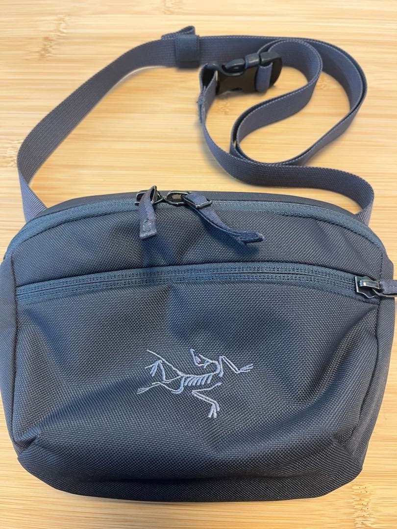 ARC’TERYX Mantis1 Waistpack Gray Recycled Polyester 12 Uses Pre-owned