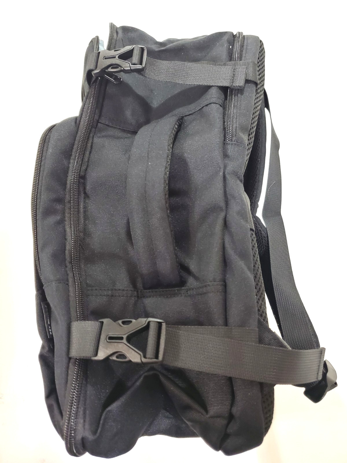 ECOHUB Black Backpack 16 Pockets Carry-On Travel 17″ Water Resistant Lightweight
