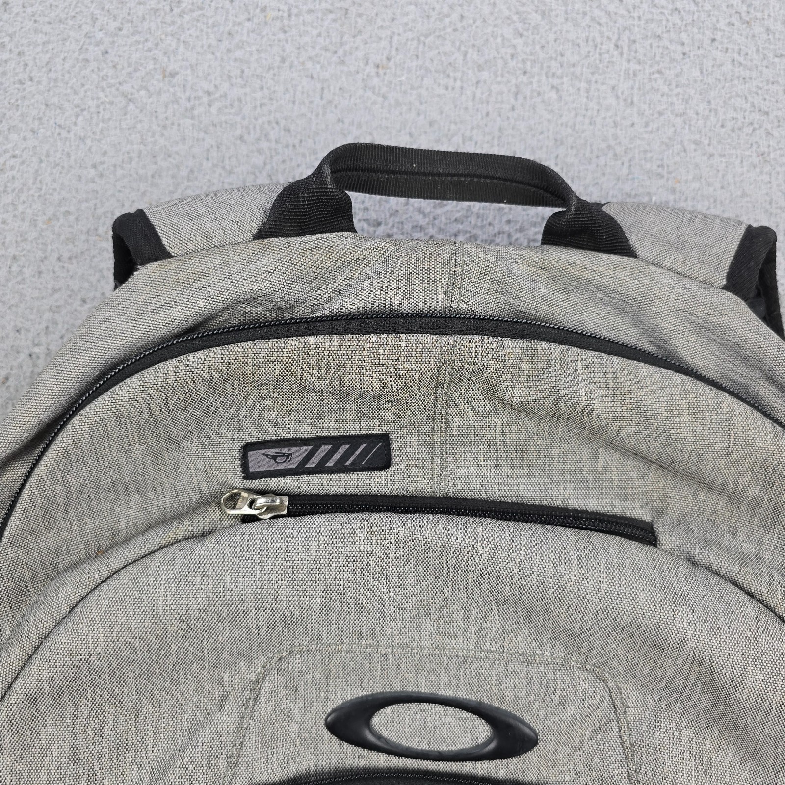Oakley 30L Blade Backpack Gray Sunglasses Book Bag Damaged