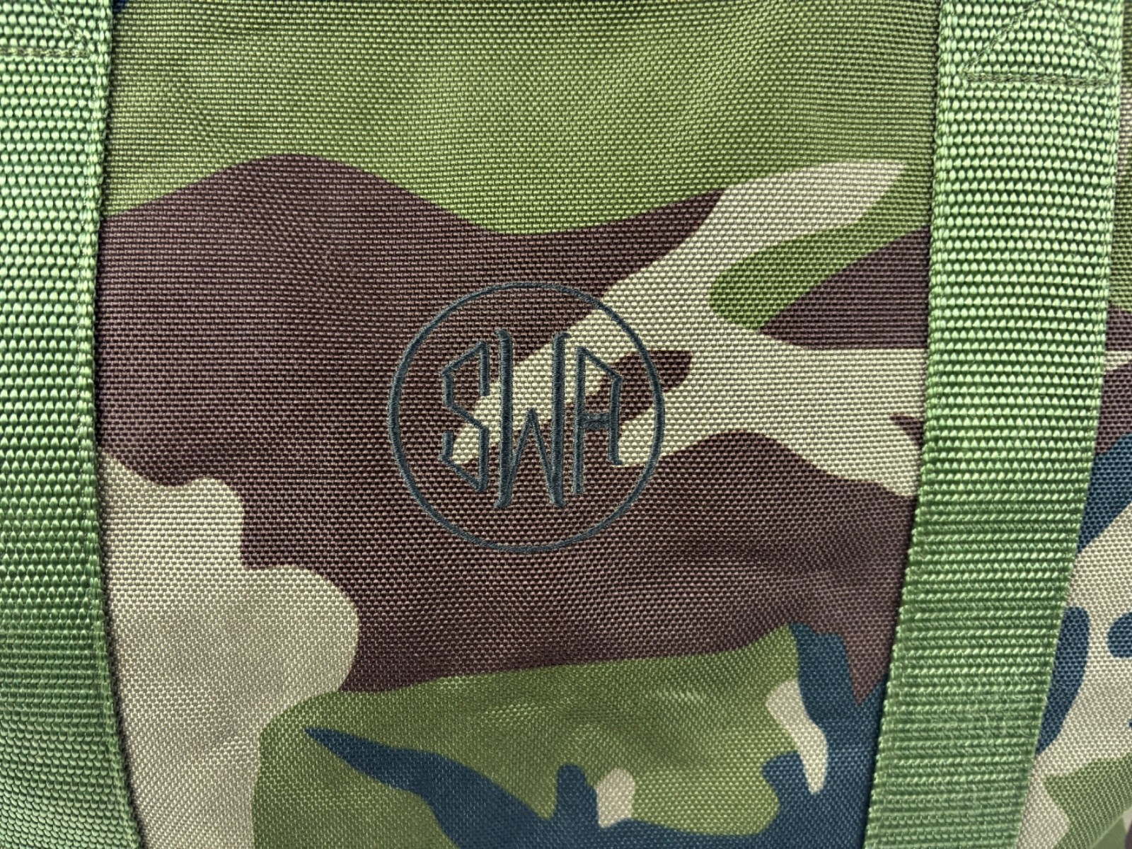 L.L. Bean Zip Hunter’s Camo Tote Bag Lined XL – NO STRAP & HAS INITIALS – Clean