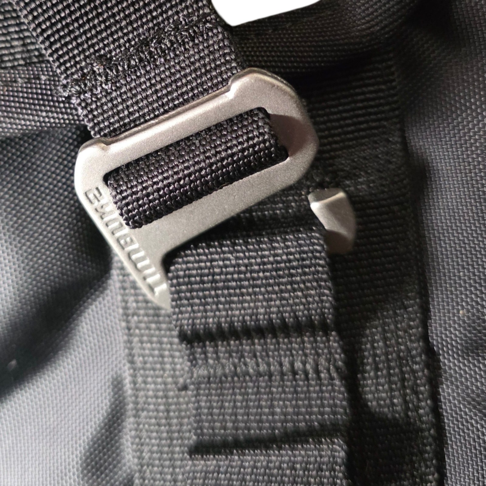 Timbuk2 Laptop Messenger Commuter Bag Shoulder Strap Metal Closure Carry On