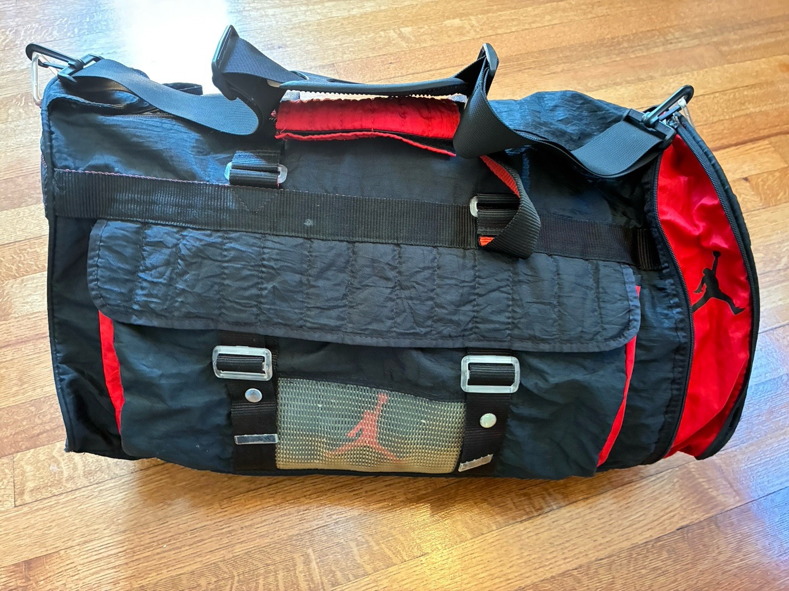 Vintage Nike Air Jordan Gym Duffle Bag – Black Bred Flight Fire Red OG TFC