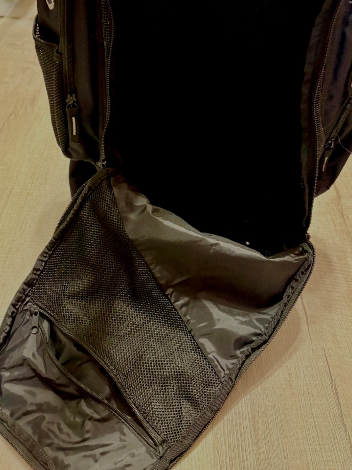Nike Lacrosse Face-Off Game Day Extra Large Backpack Black Gear Bag Stick Slot
