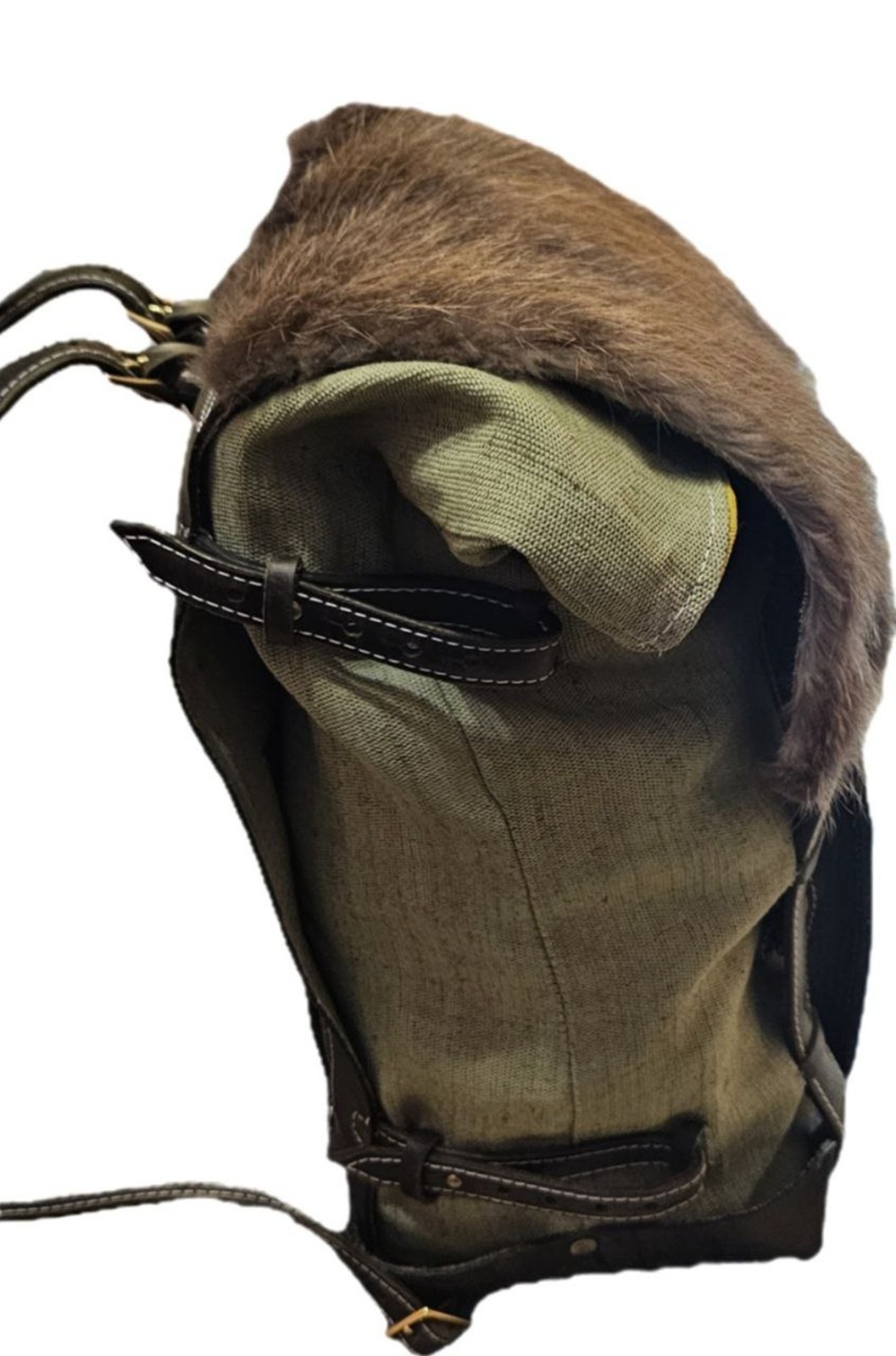 Handmade Leather & Waxed Canvas Backpack with 100% Natural Beaver Fur – 40L