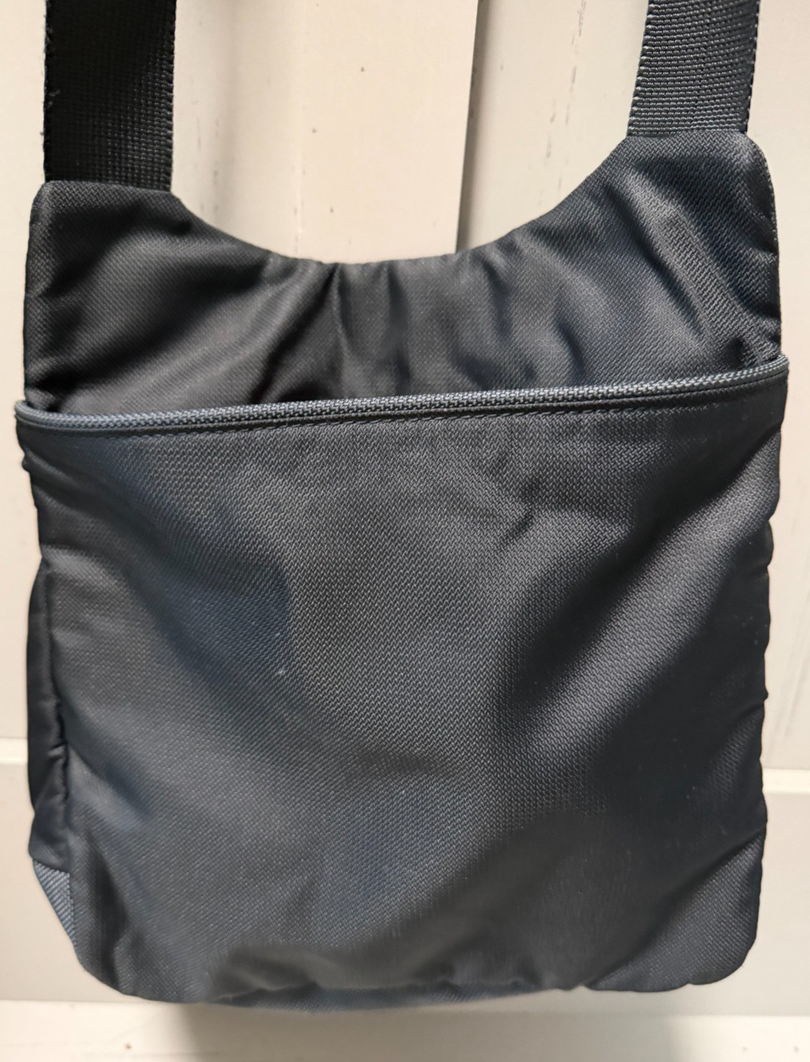 TUMI T-Tech Lightweight Nylon Flap Magnetic Closure Crossbody Shoulder Black Bag