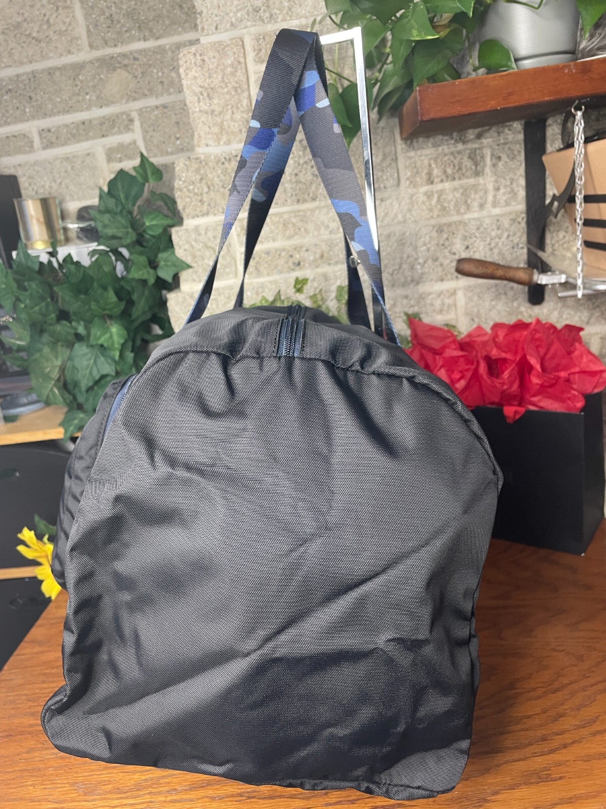 NWT TUMI NAVY CAMO BLACK PACKABLE DUFFLE FOLDABLE DUFFEL TOTE BAG TRAVEL CARRYON