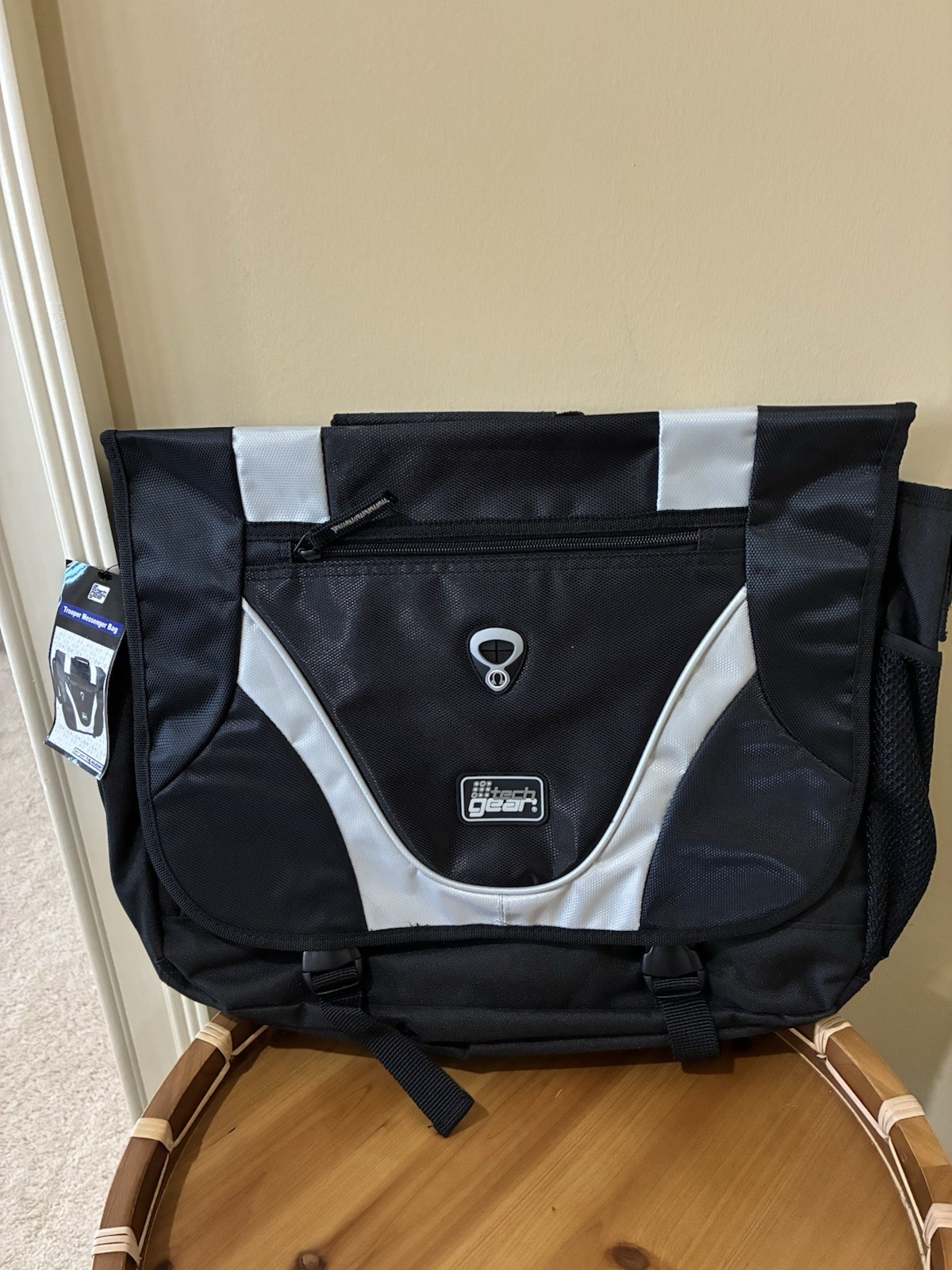 Tech Gear Trooper Messenger Bag BLACK GRAY NWT School/Work/College