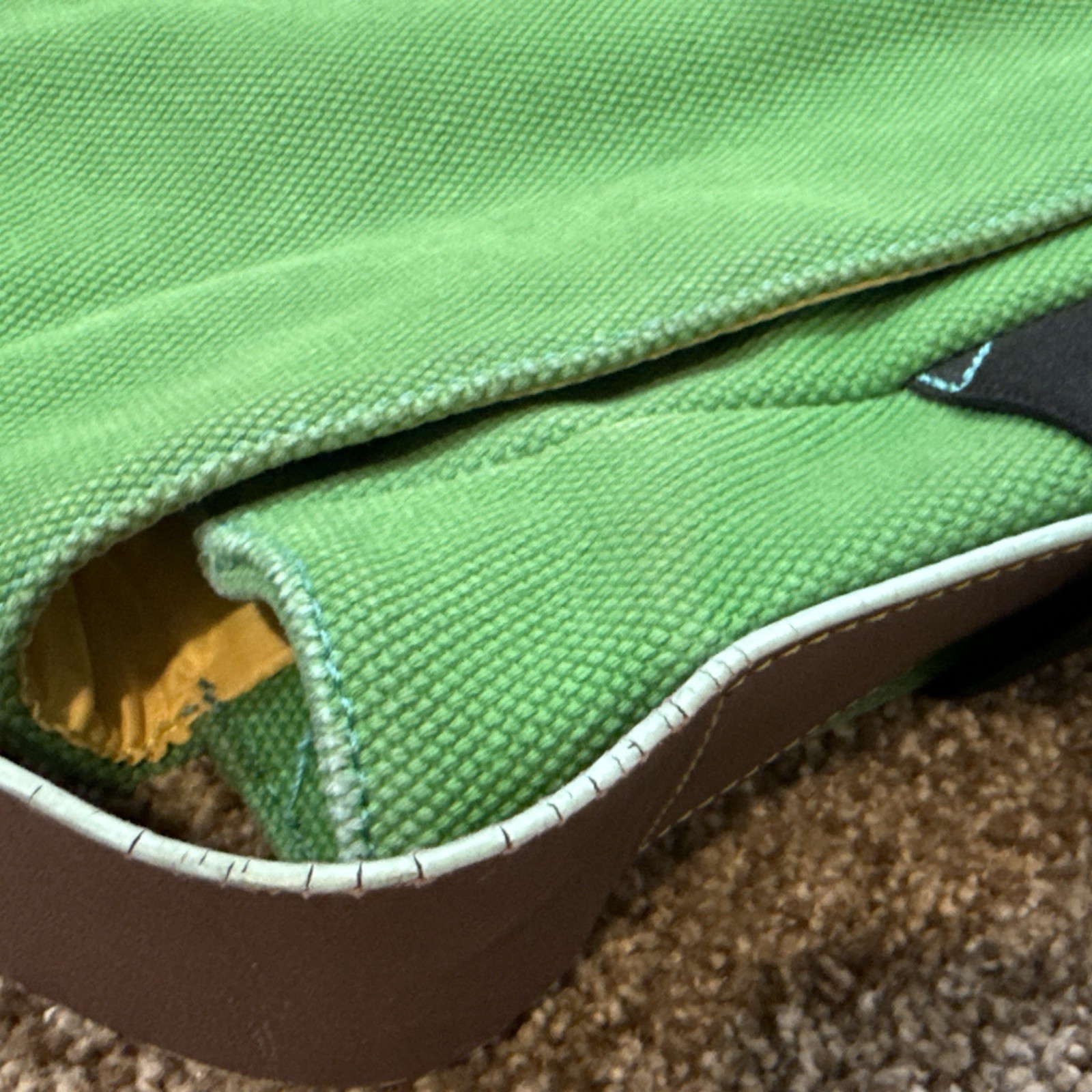 Plank Canvas Kelly Green Messenger Bag Magnet, Buckle, Zip And Snap Closure.Yoga
