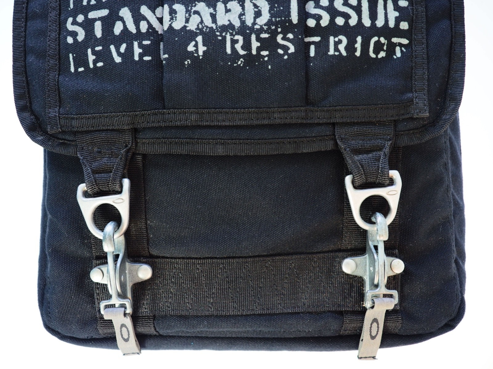 Oakley SI Tactical Field Gear Vertical Large Crossbody Laptop Bag Black