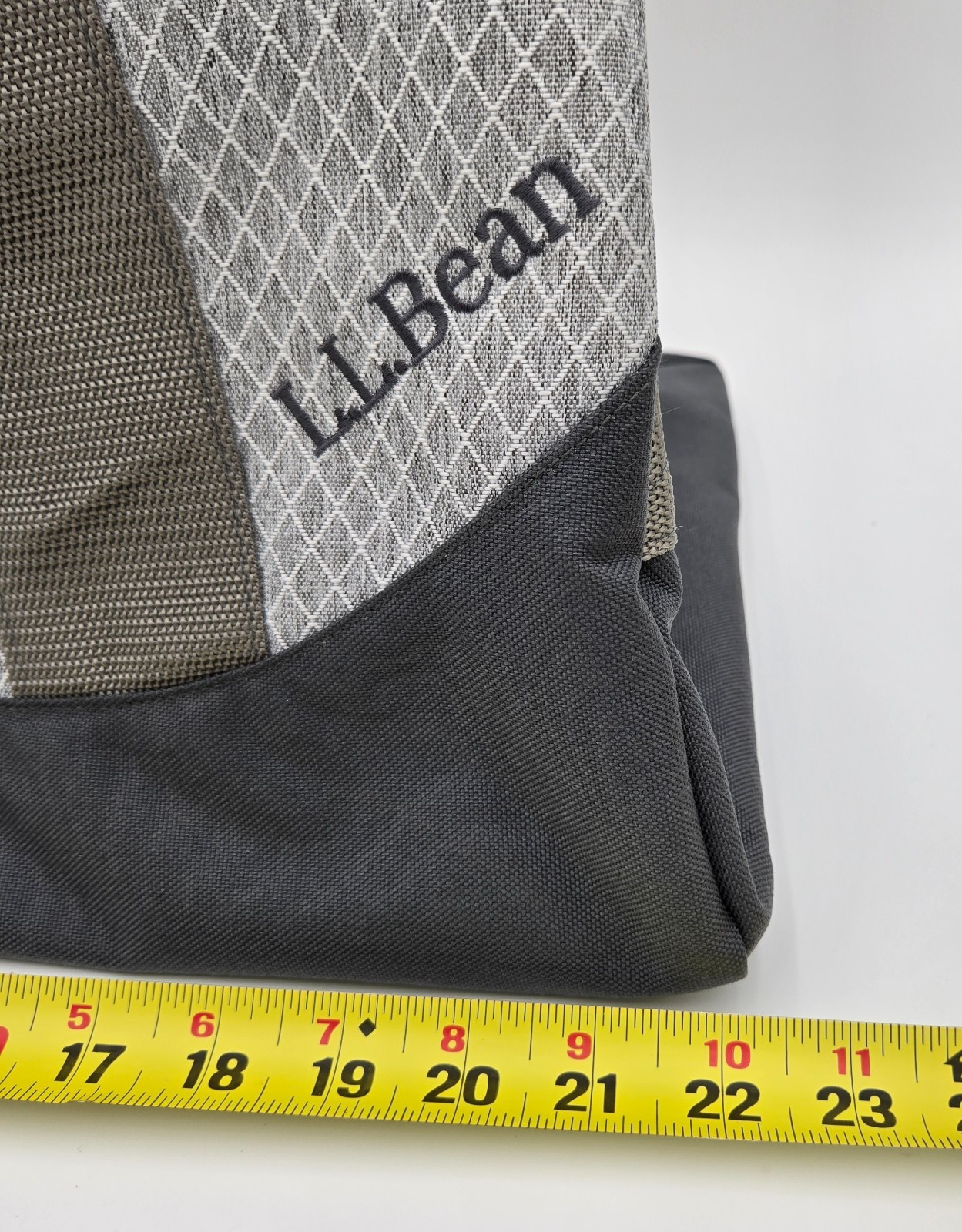 LL Bean Gray Duffel Bag Medium Adventure Travel Gym Weekender Shoulder Strap 22″