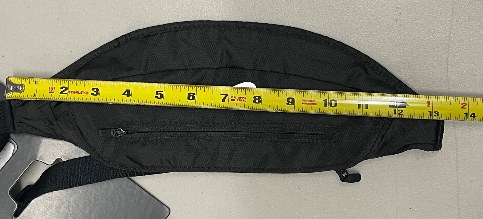 Nike Men’s Bag One Expandable Running Fanny Waist Pack Black