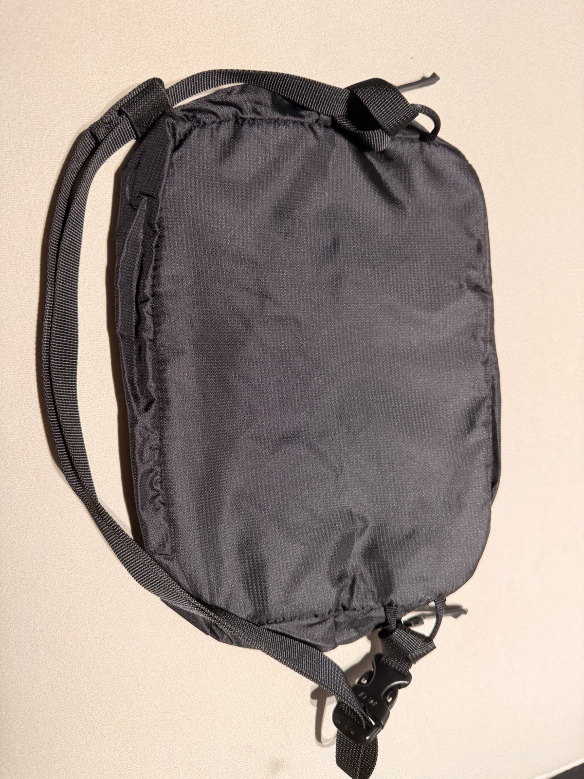 Arc’teryx Black Small Crossbody Bag, Zip Closure, Adjustable Strap Travel