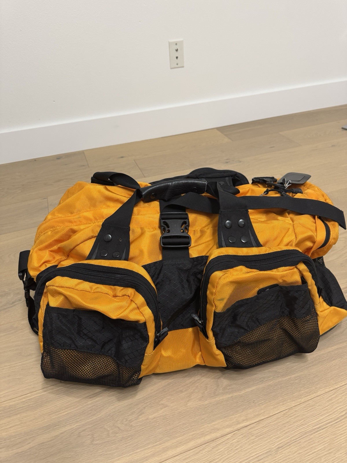 Oakley Icon 2.0 Software Grey Canvas Leather Handle Large Duffle Bag Y2K