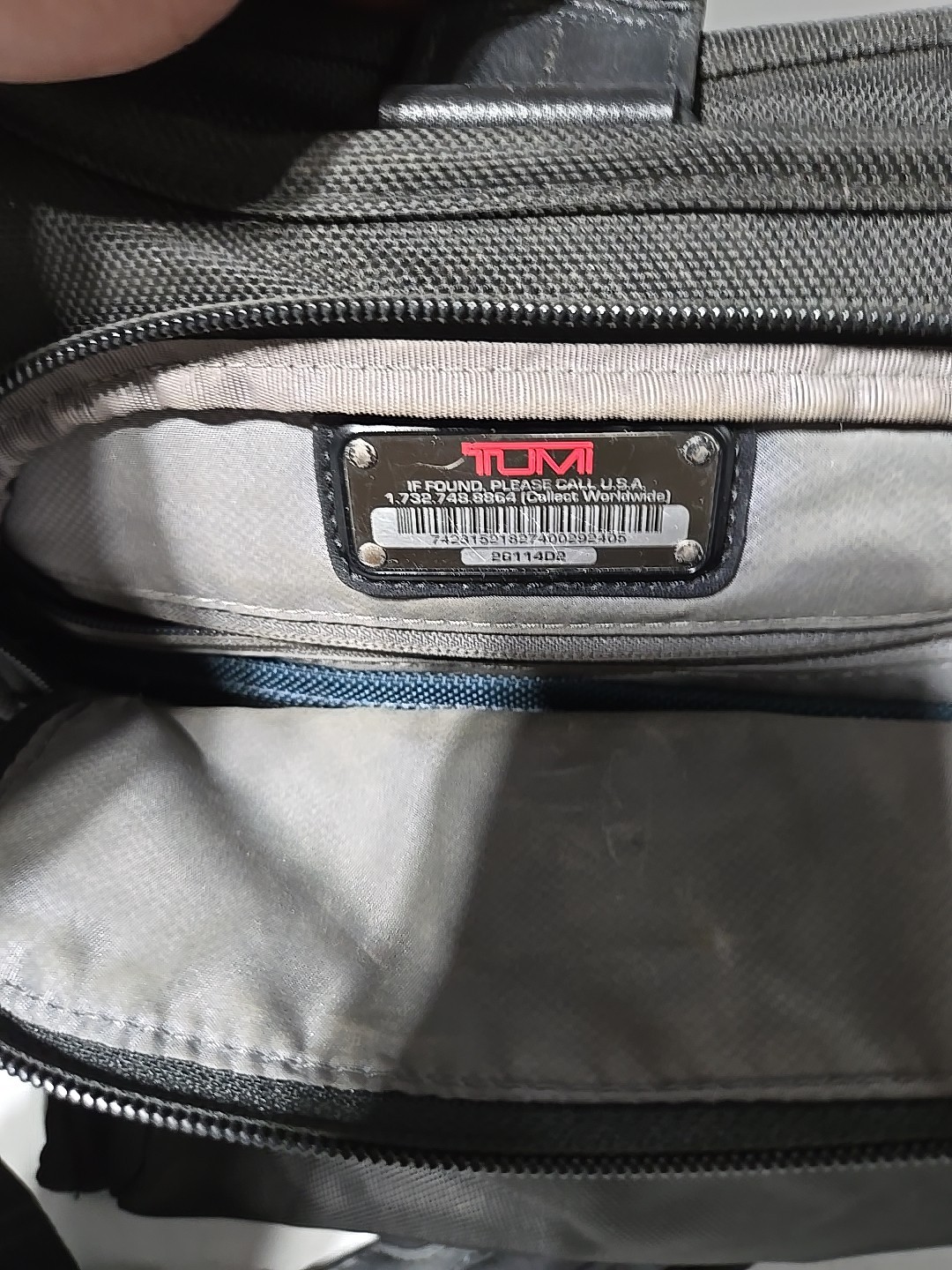 TUMI Alpha 2 Black Nylon Compact Large Screen Laptop Briefcase Bag 26114D2