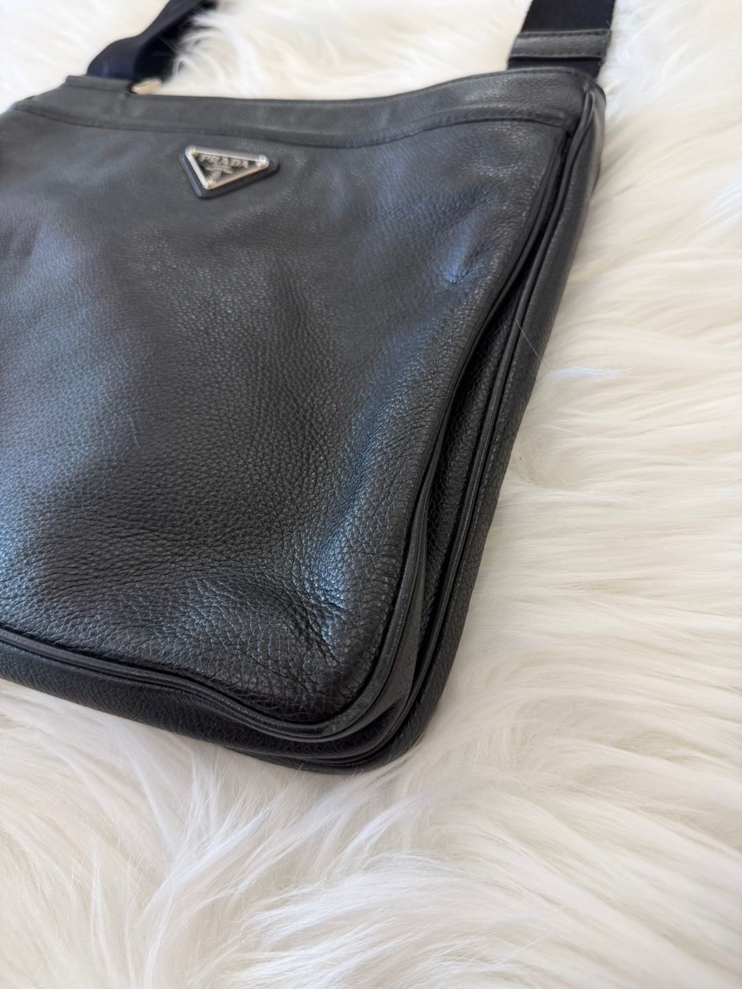 Prada Vitello Leather Crossbody Bag (2VH019) 151645554 [P]