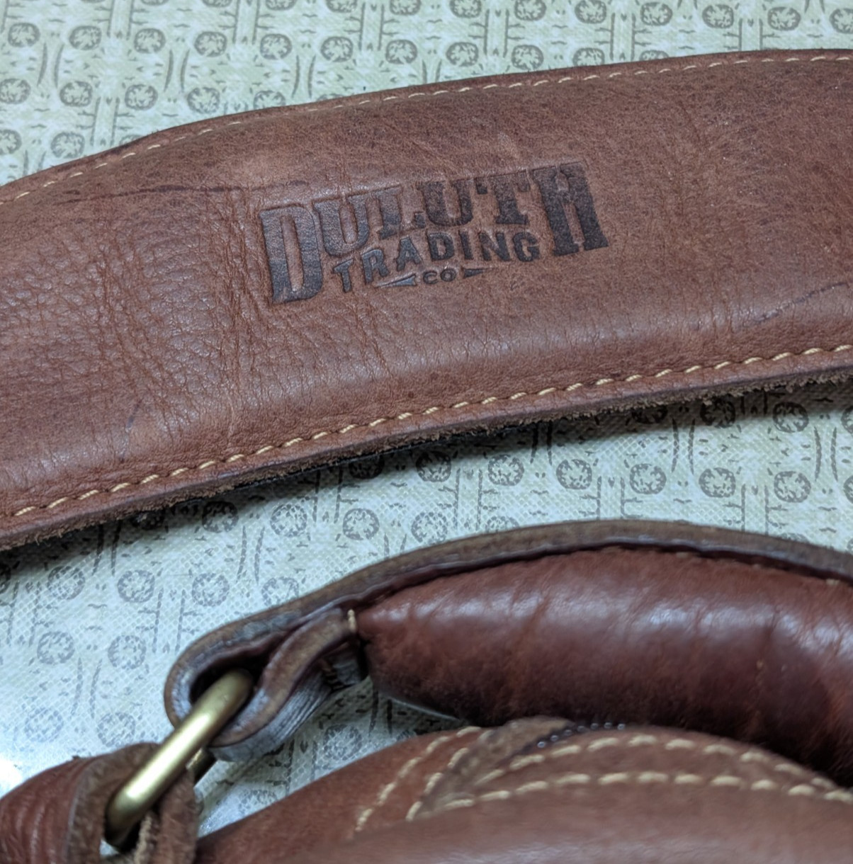 Duluth Trading Co Lifetime Leather Travel Bag 12 inch Crossbody Messenger 97310