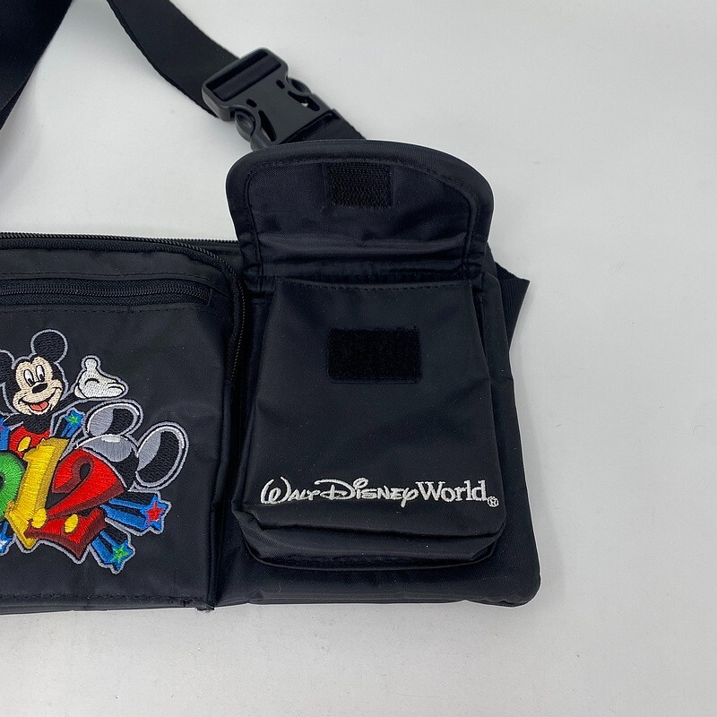 NWT Walt Disney World Mickey Mouse Fanny Pack Travel Bag Adjustable Zip Vacation