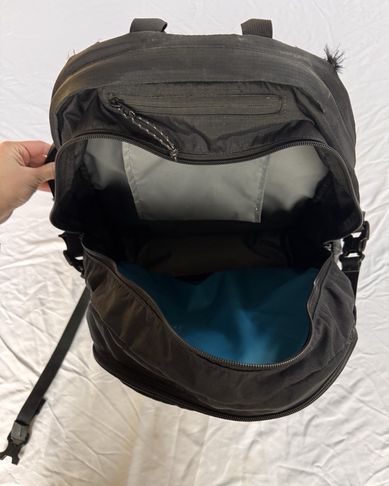 L.L.Bean Black Hiking Backpack Daypack (Approx. 30–35L) – Read