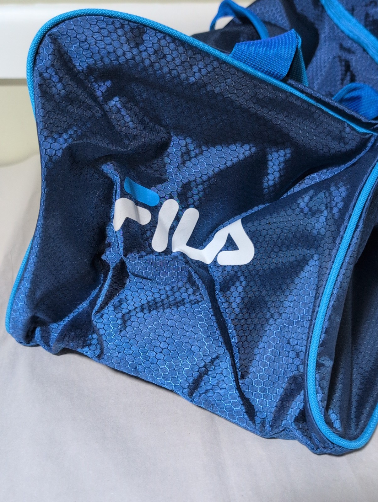 Fila Sport Duffel Drone Filatech Small Bag 19″ L X 11″ W X 12″ H. NEW With Tags
