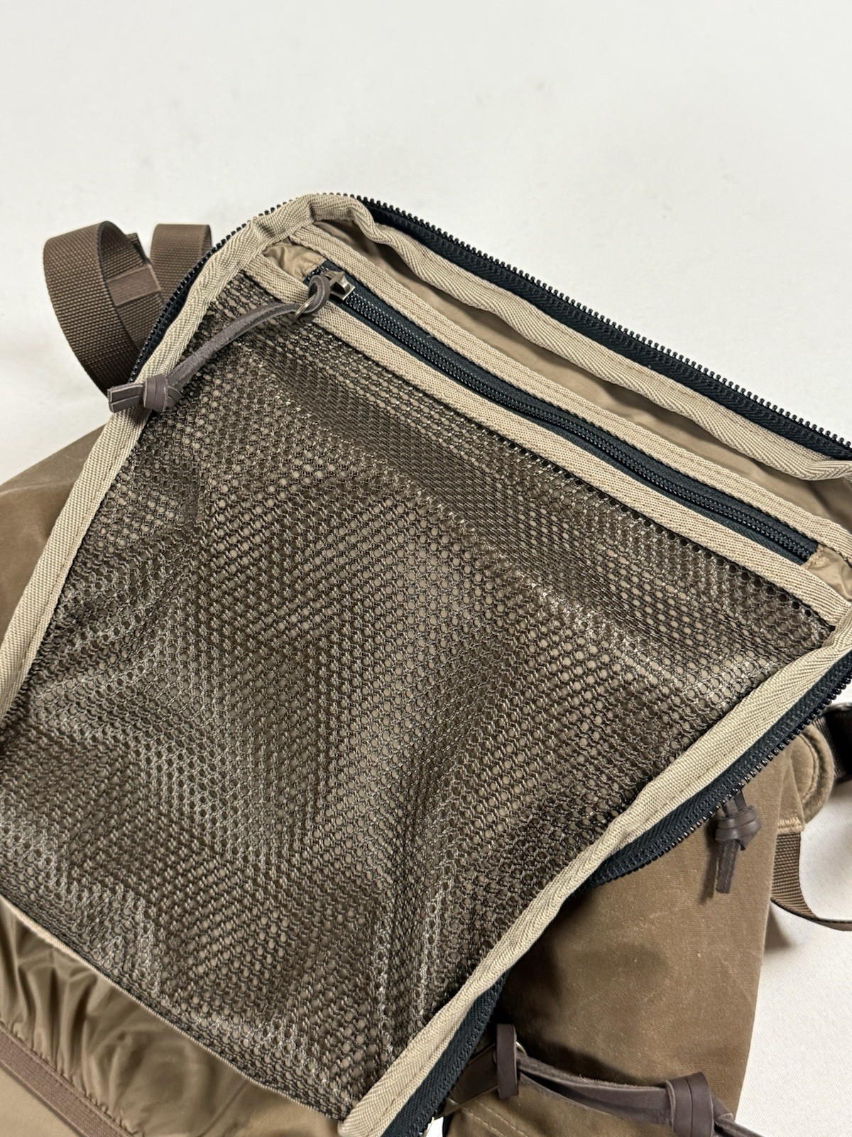 FILSON TRAPPER CREEK 28L BACKPACK DARK TAN NWT
