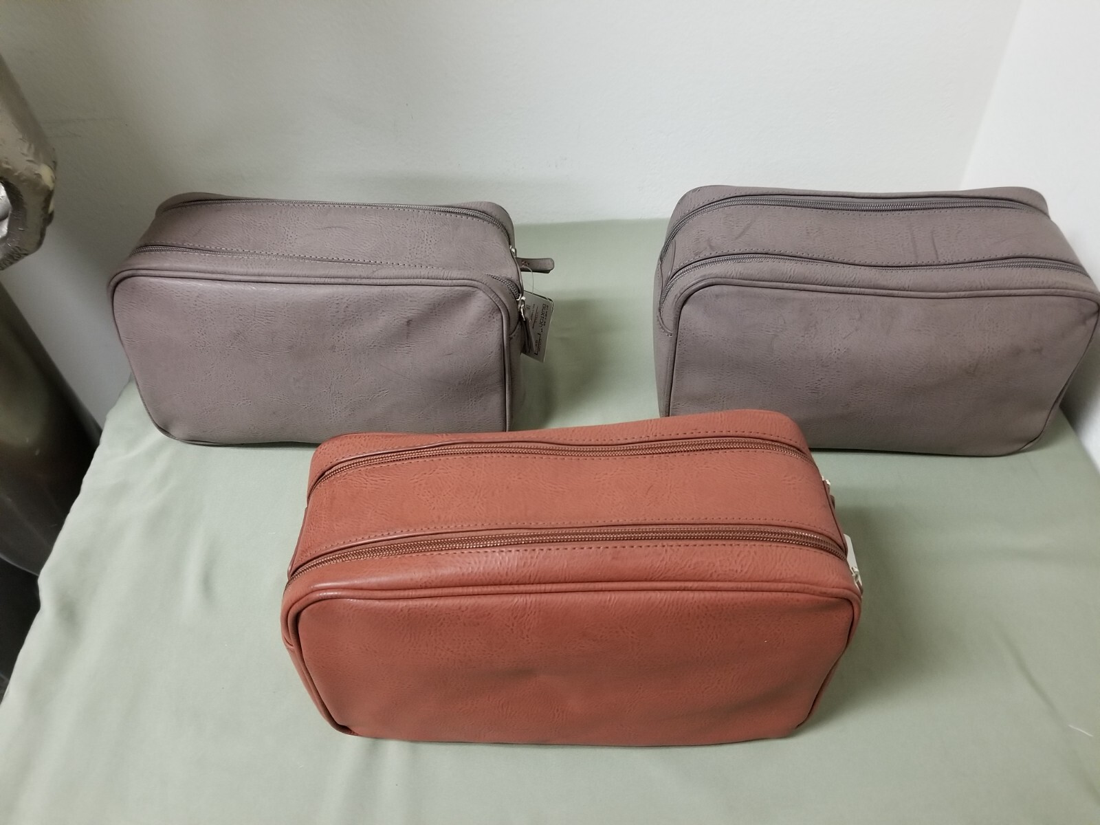 New Buxton Double Zip Wildlife Series Shave Kit Travel Kit. 3 Styles To Choose.