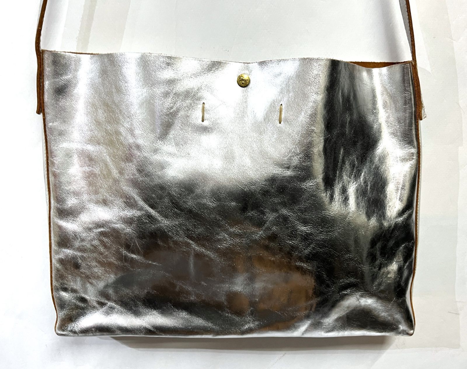 IL BISONTE Authentic Crossbody Bag Shoulder Bag 26×35cm silver metallic
