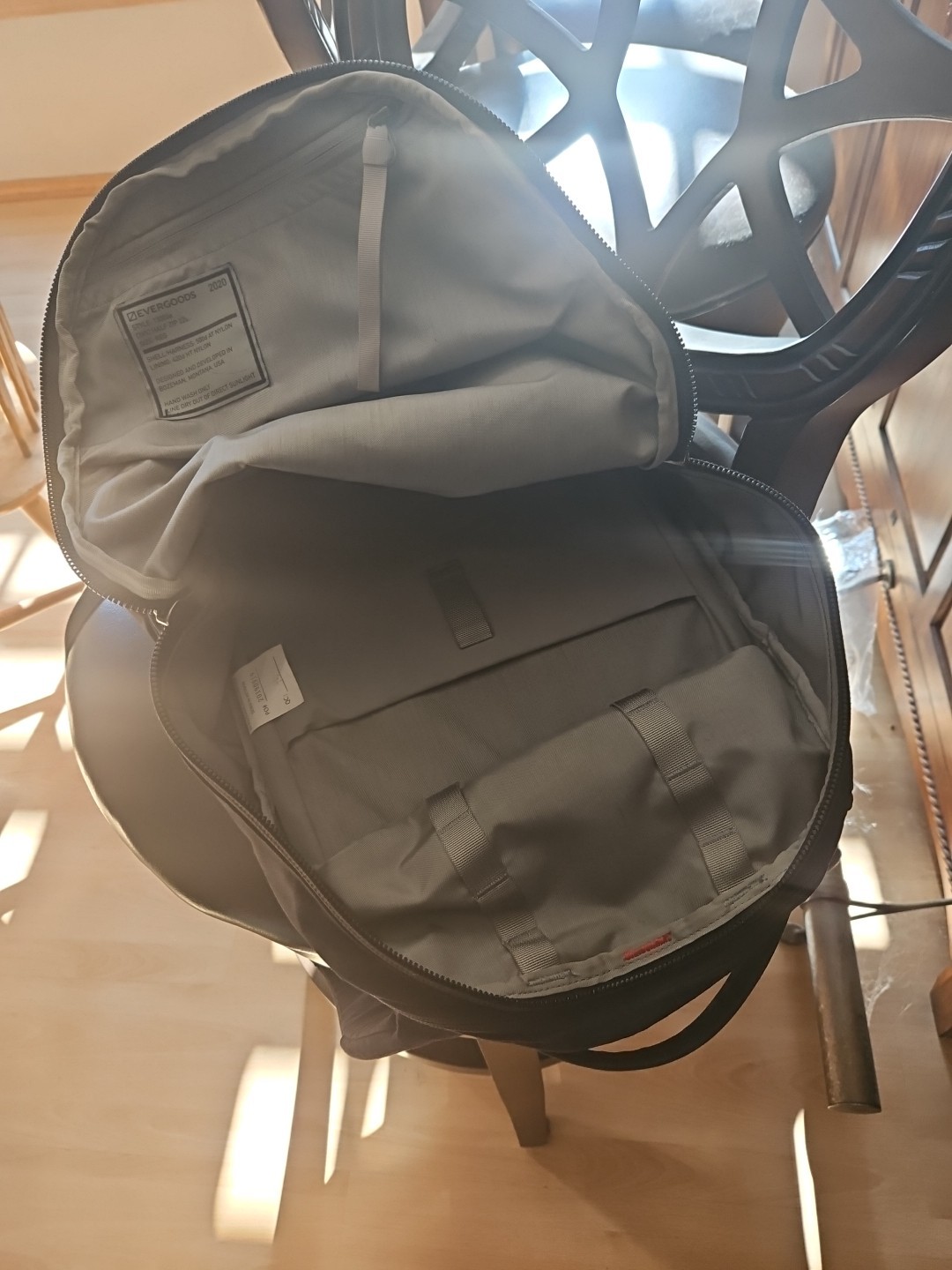 Evergoods Civic Half Zip 22L (CHZ22) – SMALL TEAR NEAR ZIPPER, SEE LAST PHOTO