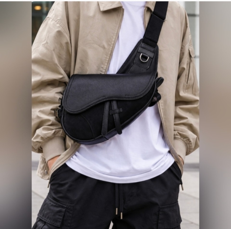 Authentic Christian Dior Men’s Saddle Bag Adjustable Shoulder Strap Magnetic Zip