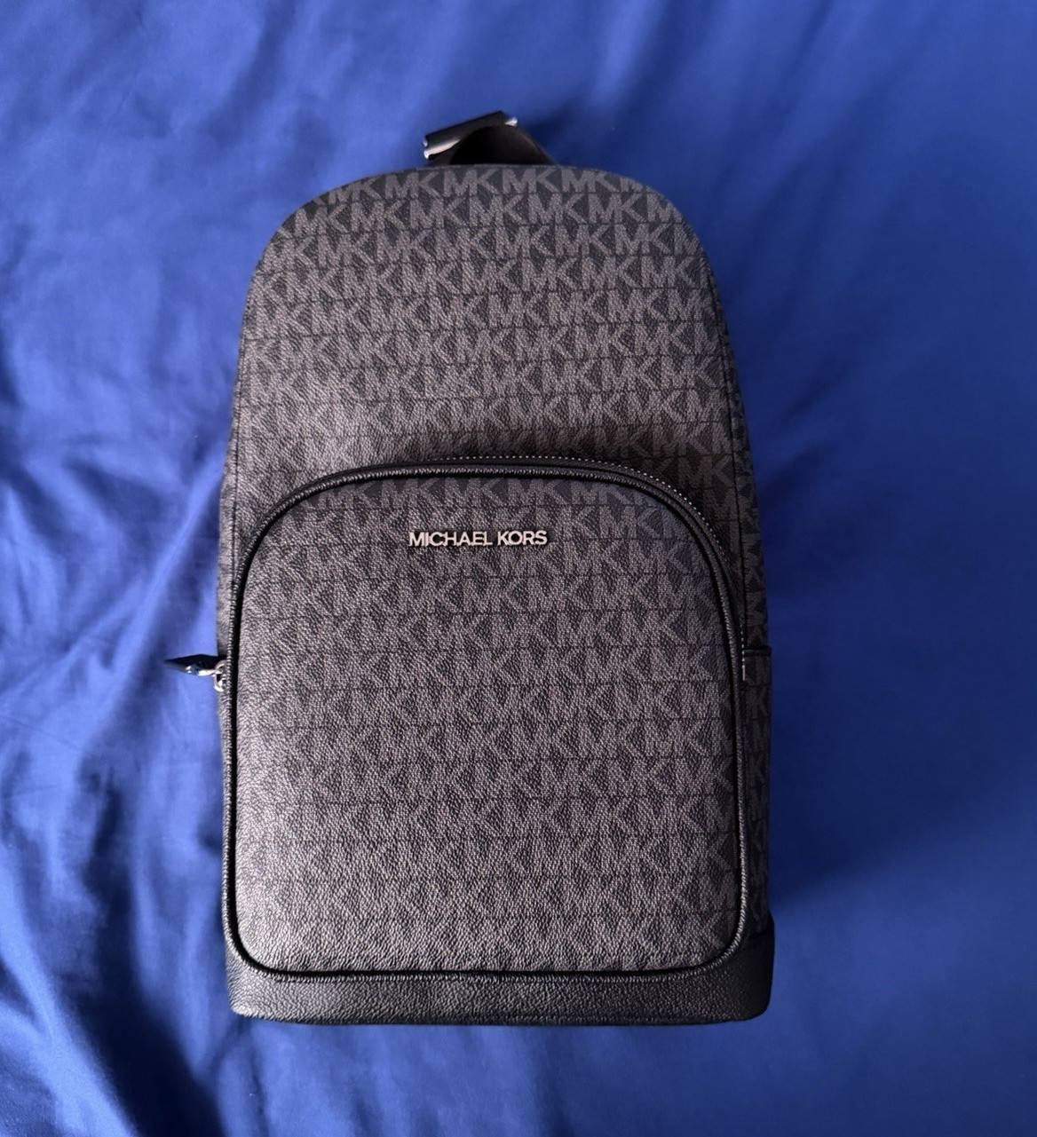 Michael Kors Gray/Black Logo Sling Bag Crossbody Zip Pockets Adjustable Strap