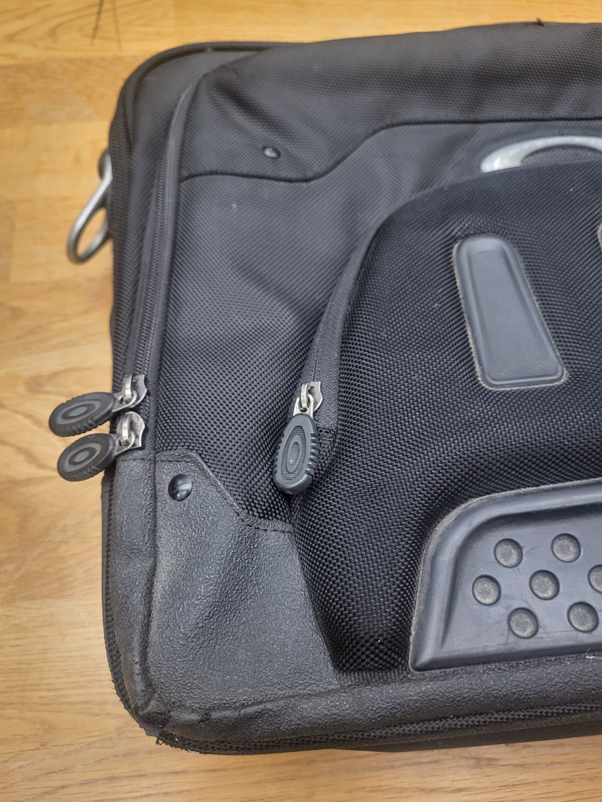 Vintage Oakley Tactical Field Gear Black Laptop Shoulder Messenger Bag 16” READ