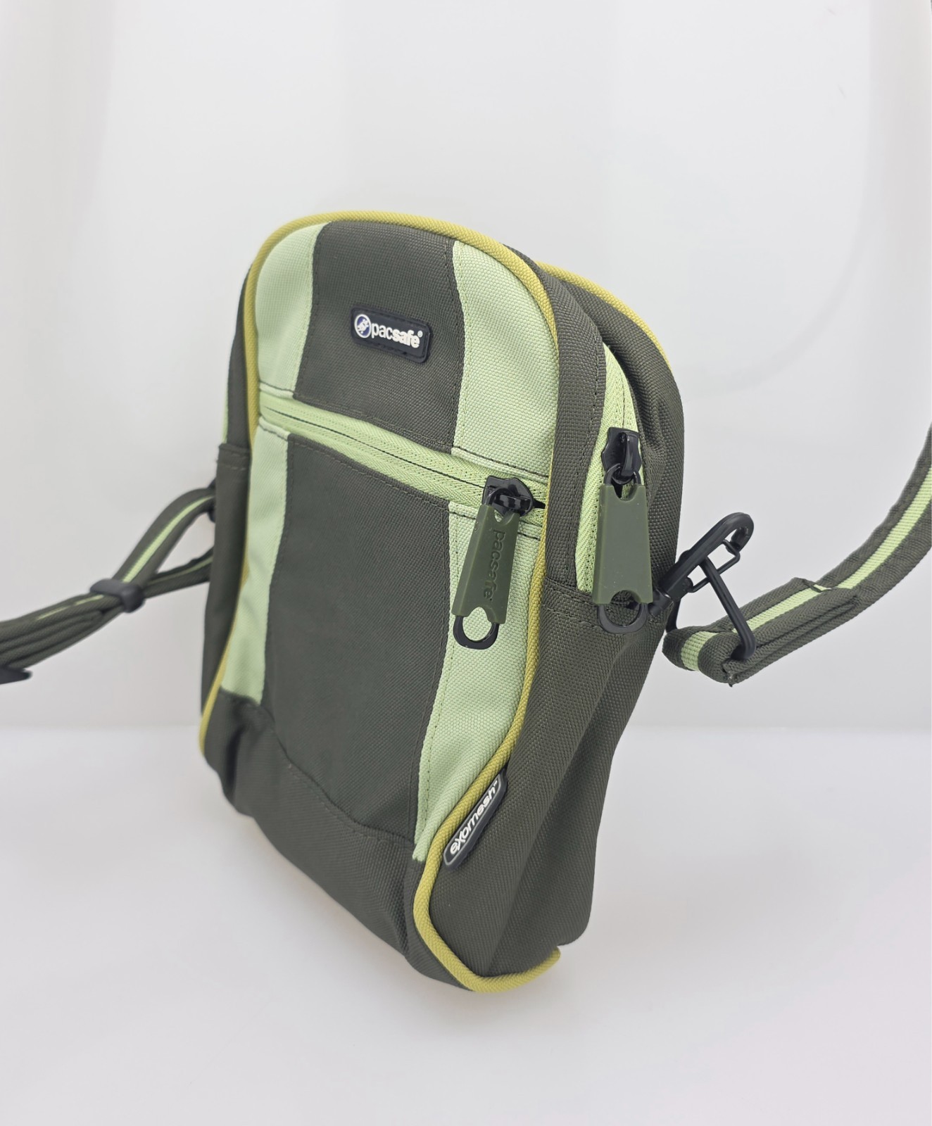 Pacsafe Metrosafe 2310 Shoulder Bag Convertible Hip Pack Exomesh Anti-Theft