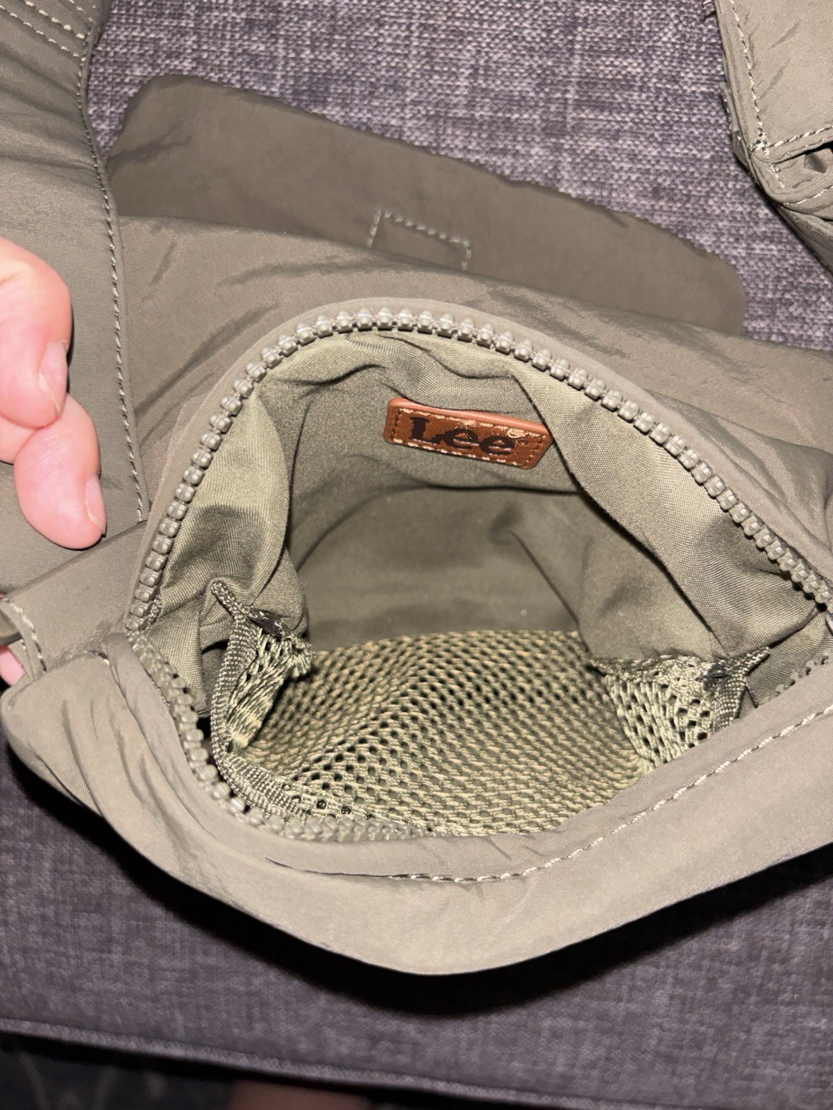 Lee Green Solid Crossbody Bag Zip Closure Adjustable Strap Pockets Travel