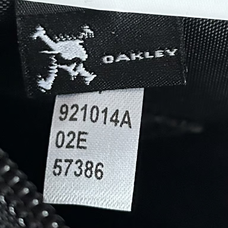 Oakley Enduro 25LT 2.0 Backpack Blackout Black Laptop School Travel Bag Nylon
