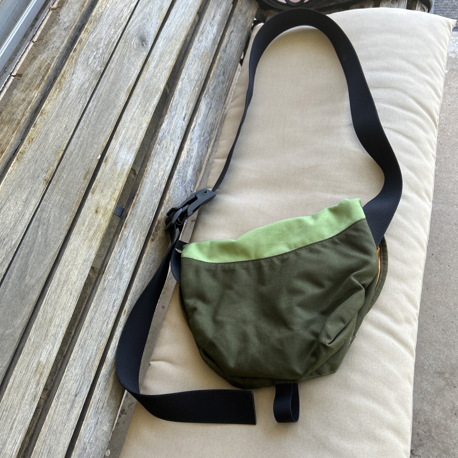 Crumpler Crossbody Messenger Bag MAX RED STAR Green Olive Green Black