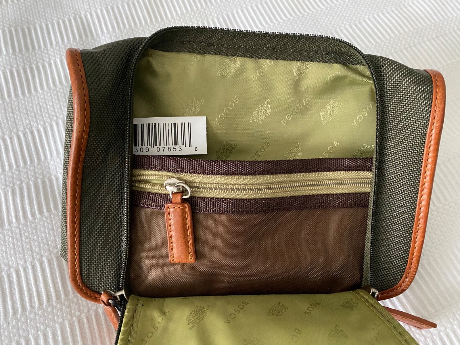 New Bosca Correspondent Small Kit Toiletry Bag Chestnut Leather Olive NWT