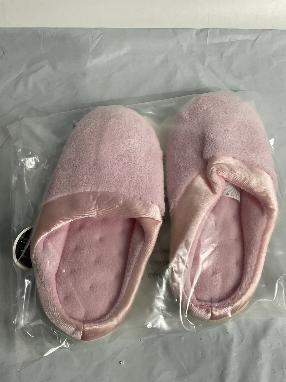 Isotoner Women’s Microterry PillowStep Satin Cuff Slippers Peony 5 5 6 U1