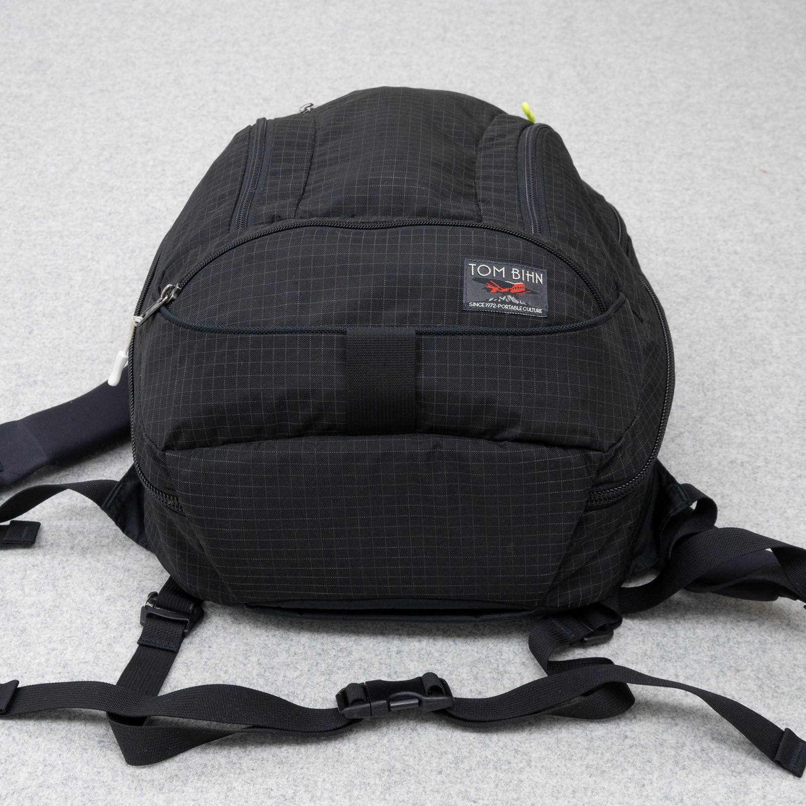 TOM BIHN Synik 22 Retired Black Halcyon/Zest Halcyon Very Good Clean