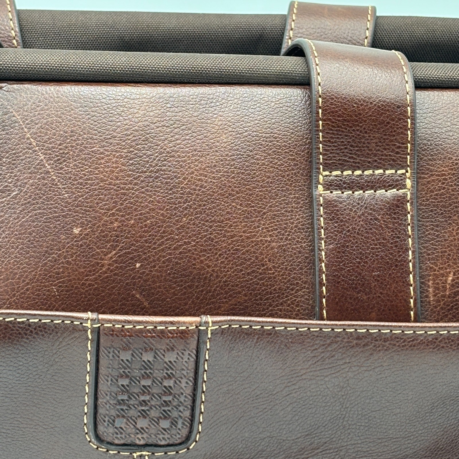 Boconi Garth Commuter Leather Duffle Bag 20.5″ W x 11.75″ H x 10″ D – Brown New