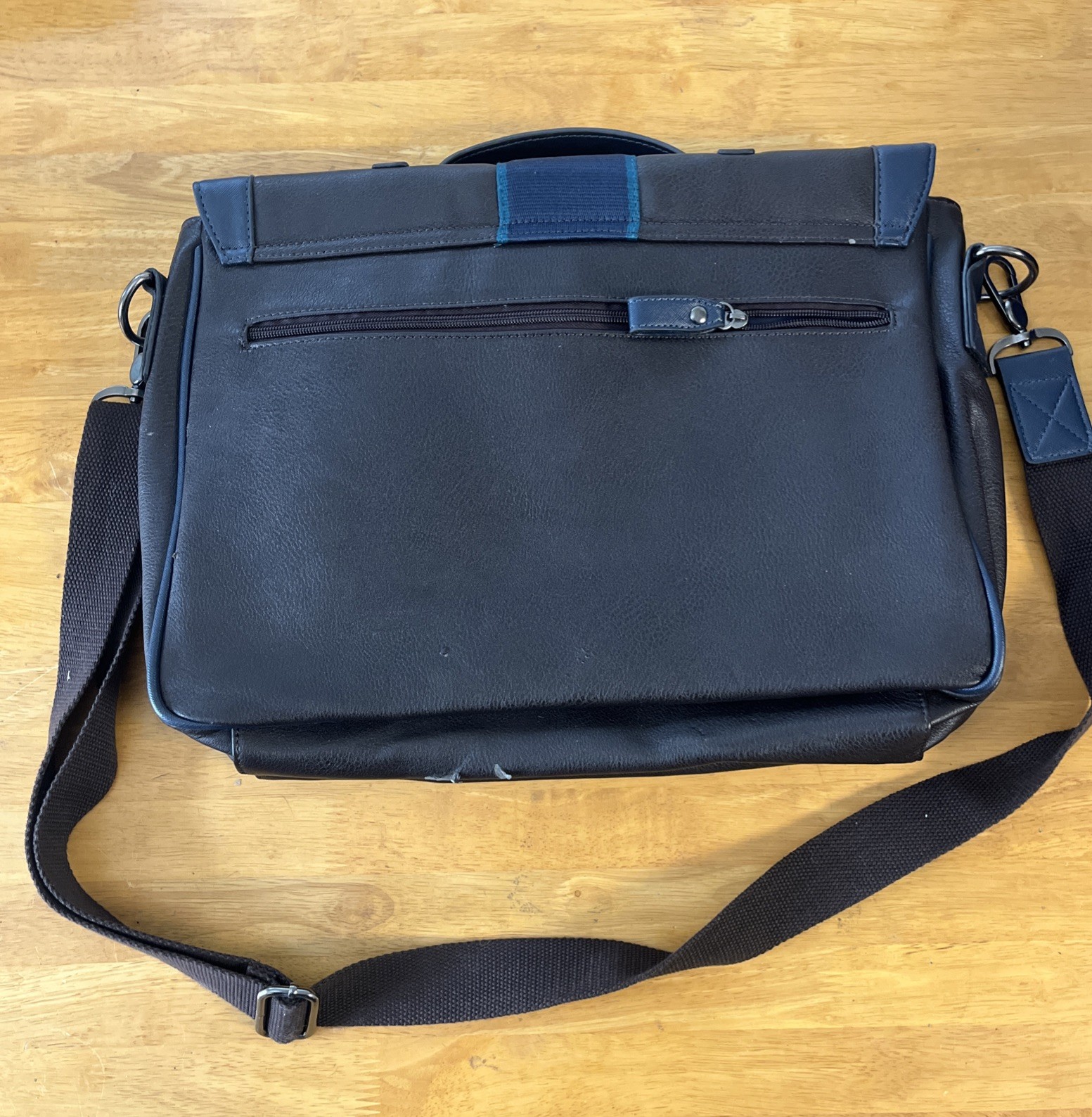 Ted Baker London Black Polyurethane Messenger Laptop Bag Briefcase