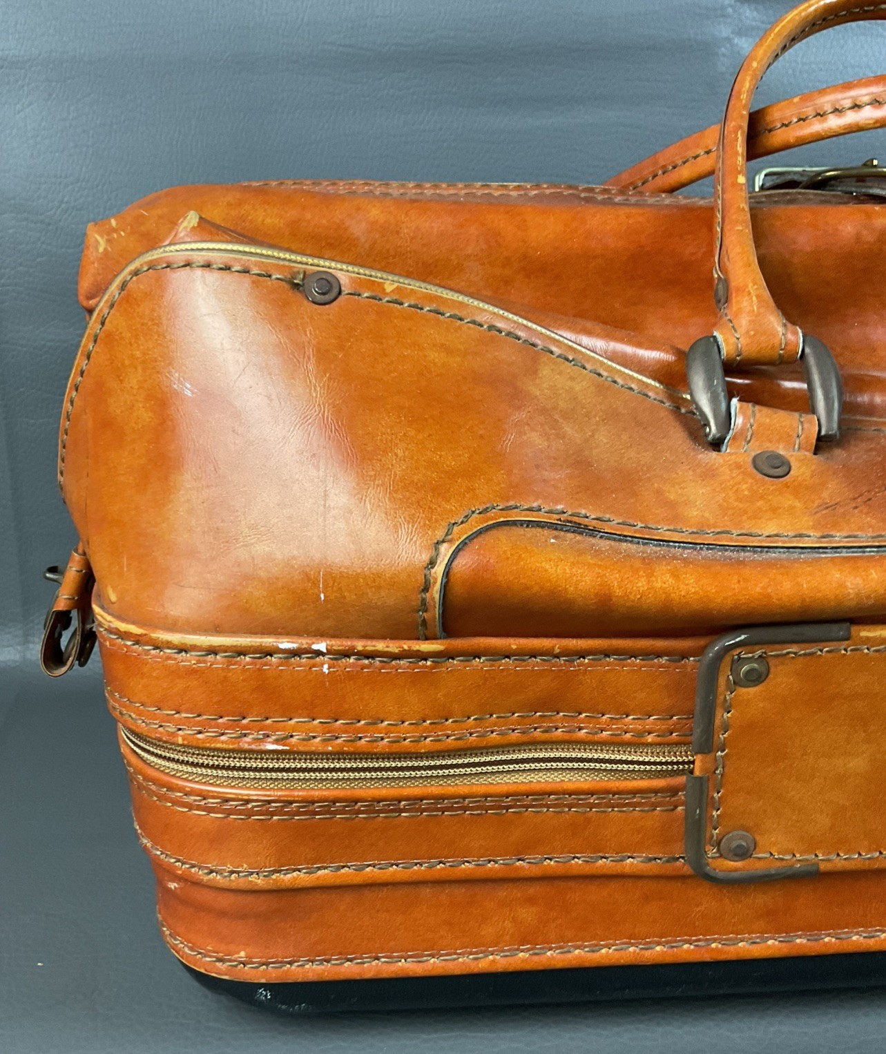 RARE Brown Leather Locking Burton Duffle Divided Bag Hard Bottom