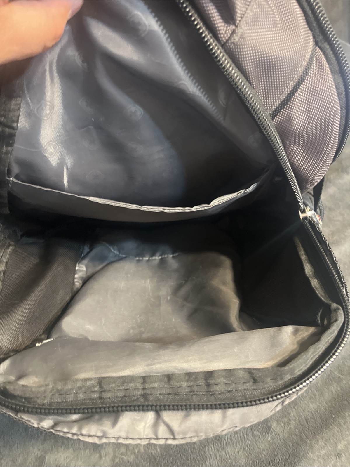SWISSGEAR Model 9275 18”x12”x7” Backpack Laptop Case Airflow With Media Pocket