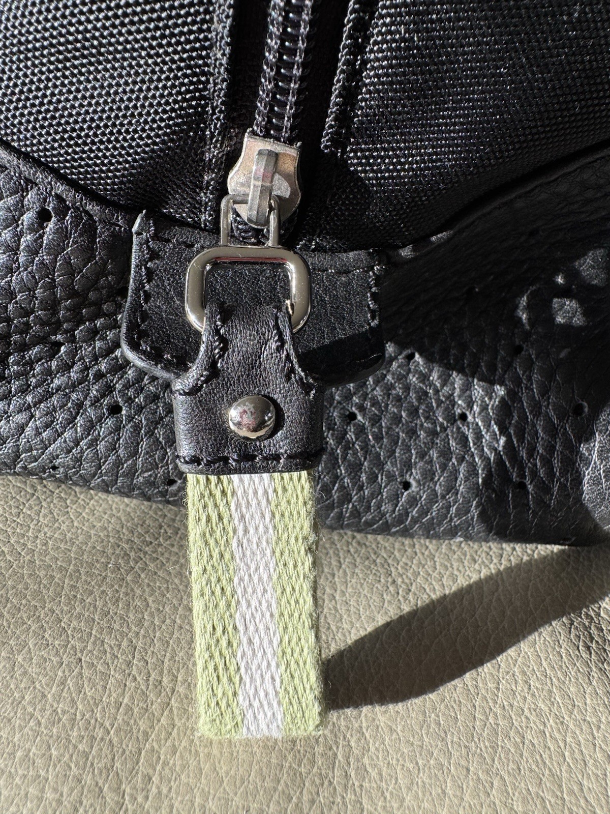 cole haan trinity Leather And Nylon Duffle Bag Vintage Dome Shaped : Clean